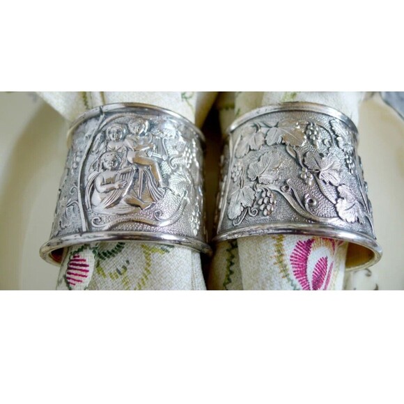 Elegant Silver Napkin Rings - Picture 3 of 8